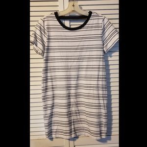 5 for $25 Forever 21 T-shirt S Black white Stripe